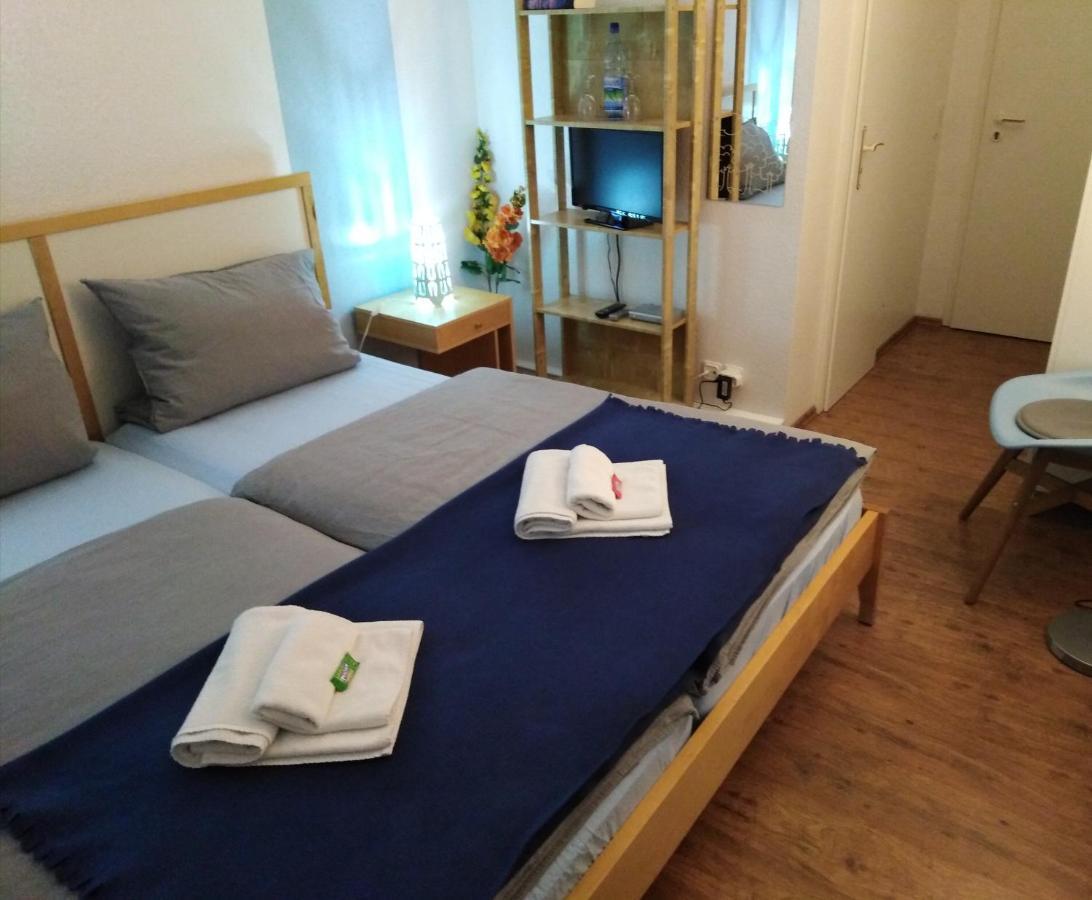 Landhaus Edelweiss Bed&Breakfast - Adults Only 노이슈타트암렌스타이그 외부 사진