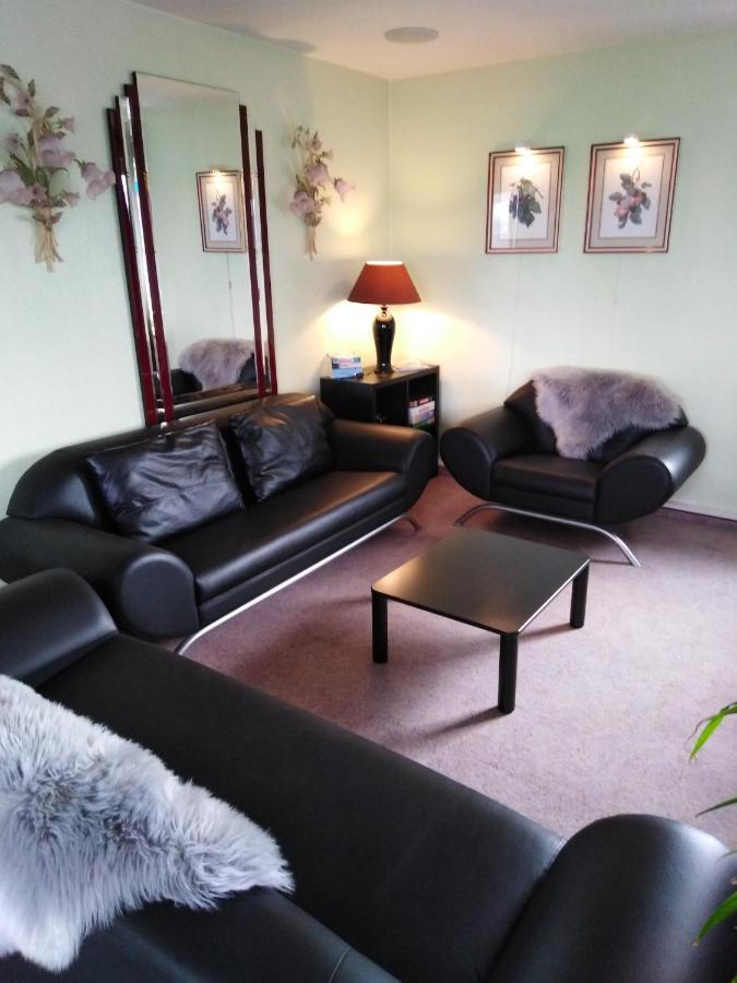 Landhaus Edelweiss Bed&Breakfast - Adults Only 노이슈타트암렌스타이그 외부 사진
