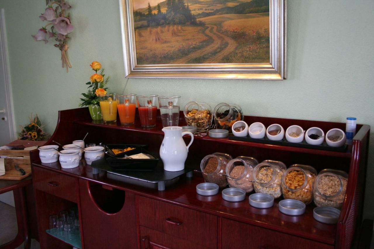 Landhaus Edelweiss Bed&Breakfast - Adults Only 노이슈타트암렌스타이그 외부 사진