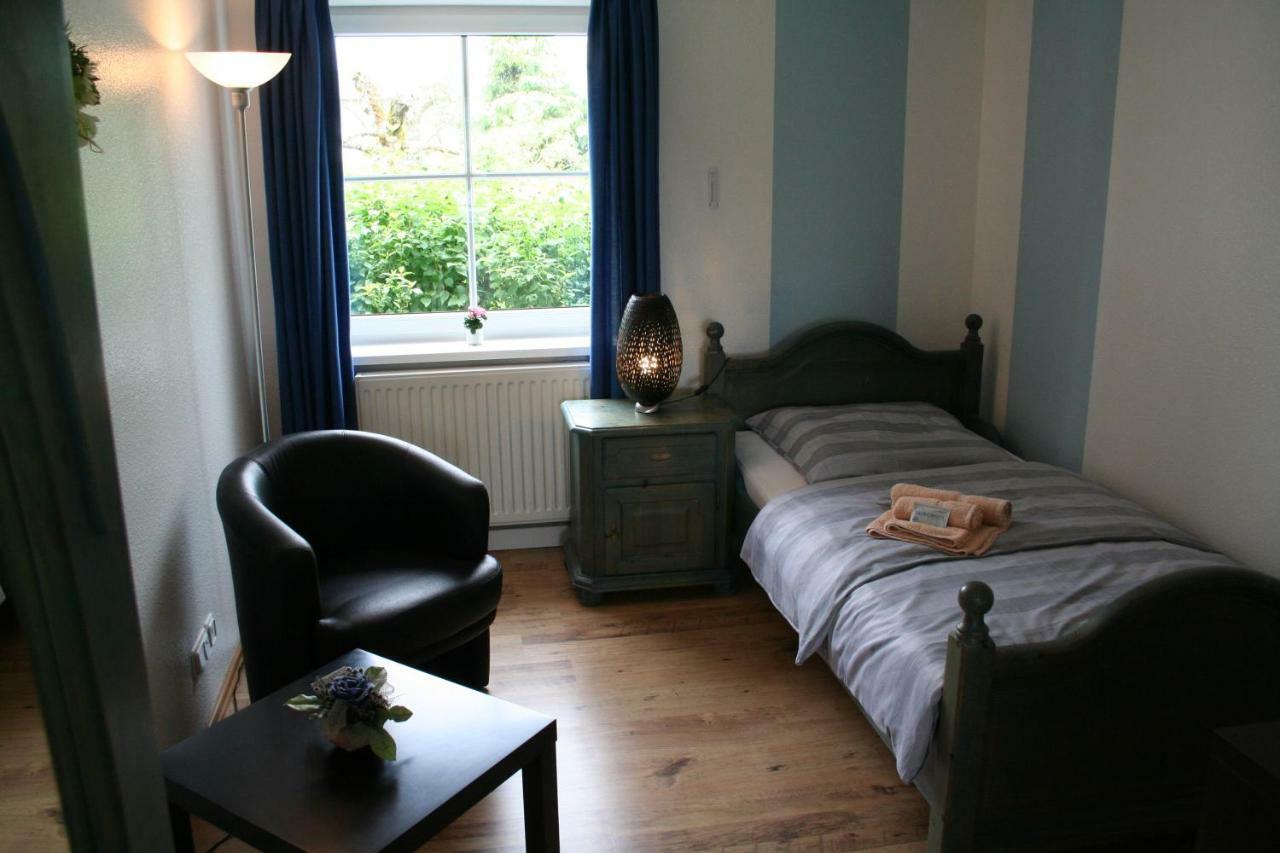 Landhaus Edelweiss Bed&Breakfast - Adults Only 노이슈타트암렌스타이그 외부 사진