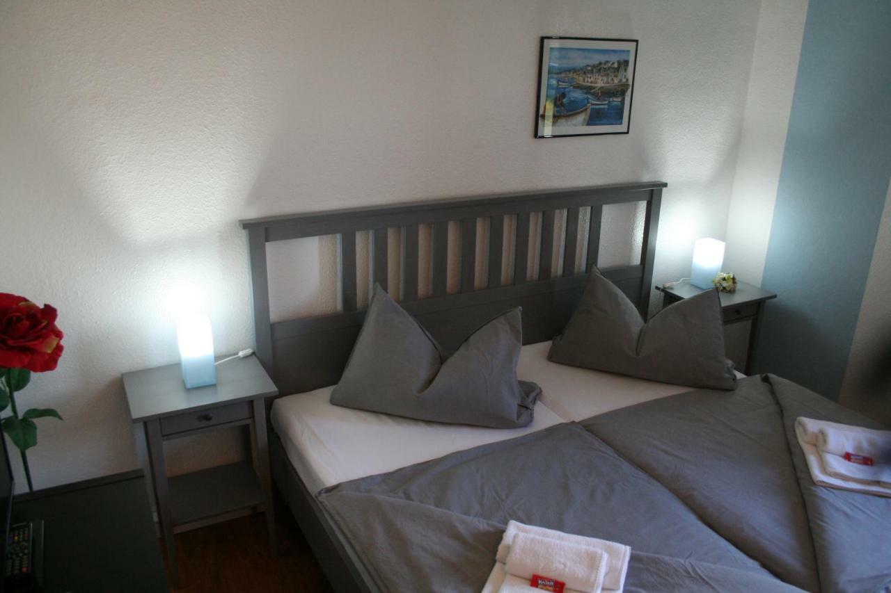 Landhaus Edelweiss Bed&Breakfast - Adults Only 노이슈타트암렌스타이그 외부 사진