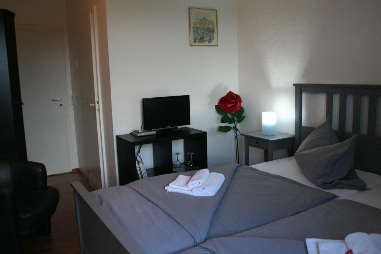 Landhaus Edelweiss Bed&Breakfast - Adults Only 노이슈타트암렌스타이그 외부 사진